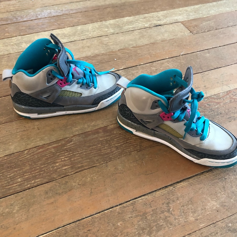 Boys Nike Jordan’s size y4.5
